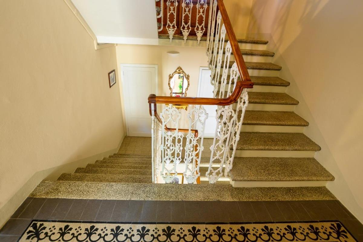 Borgo Nuovo Housing Hotel Фучекио Екстериор снимка